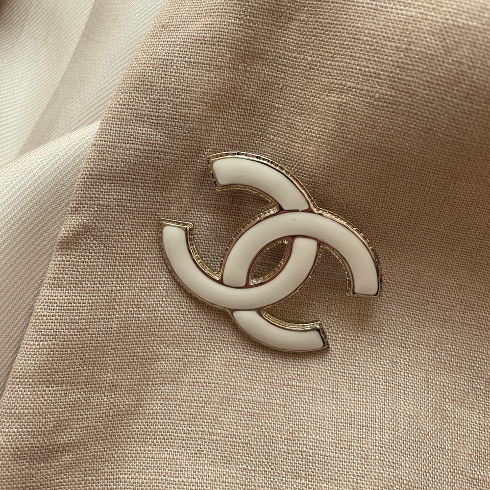 CHANEL Brooch